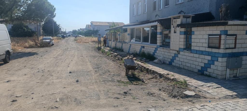 Vatandaş isyan etti: Yeni konutlar  yükselirken yollar toz toprak içinde kaldı