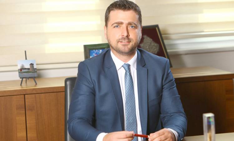 Başkan Var, 19 Mayıs Atatürk'ü Anma, Gençlik ve Spor Bayramı'nı Kutladı