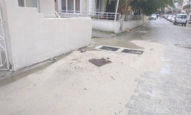 Bu Yollar Bir Yıldır  Yapılmayı Bekliyor