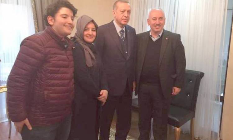 Cumhurbaşkanın Aile Dostunun Evine Gece Yarısı Polis Baskını
