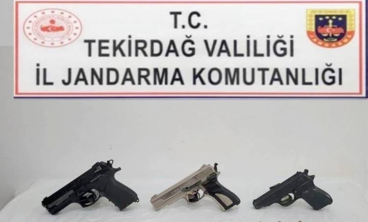 Evinde 3 adet ruhsatsız silah  yakalanan şahıs serbest bırakıldı