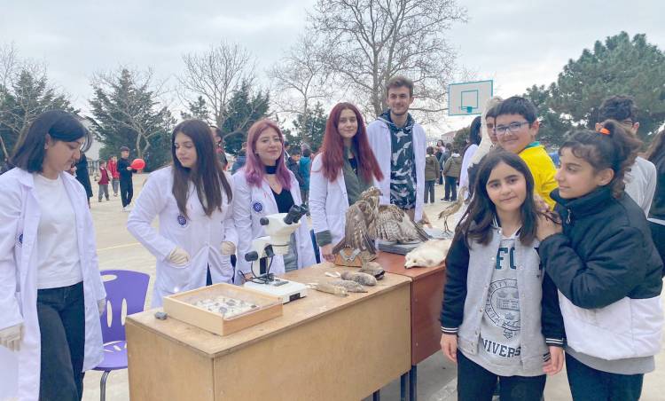 NKÜ Biyoloji Topluluğu İnecik İlkokulu ve  Ortaokulundaki çocuklar ve gençler ile buluştu