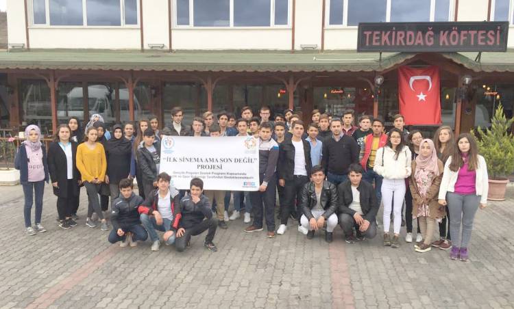 Öğrenciler Müslüm'ü İzledi