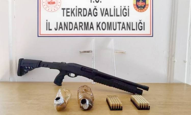 Şarköy'de Ruhsatsız Silah ve Uyuşturucu Ele Geçirildi
