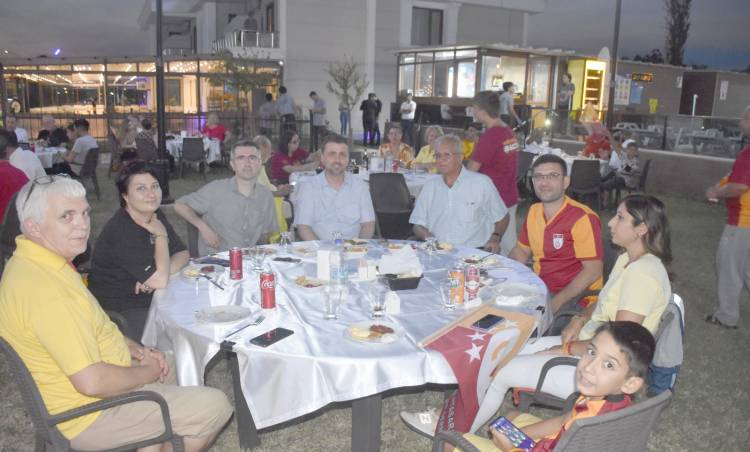 Şarköylü Galatasaraylılar Şampiyonluk Yemeğinde Buluştu