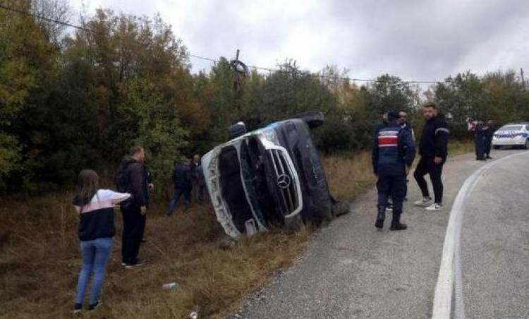 Tekirdağ'da yolcu minibüsü devrildi: 16 yaralı