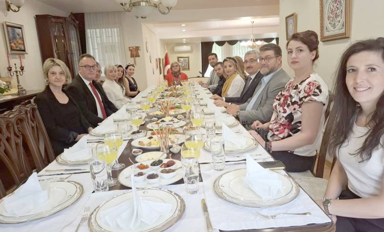 TÜRK YEMEKLERİNİN LEZZETLERİ  BULGARİSTAN’IN FİLİBE ŞEHRİNDE  TEKİRDAĞ NKÜ ORTAKLIĞIYLA TANITILDI